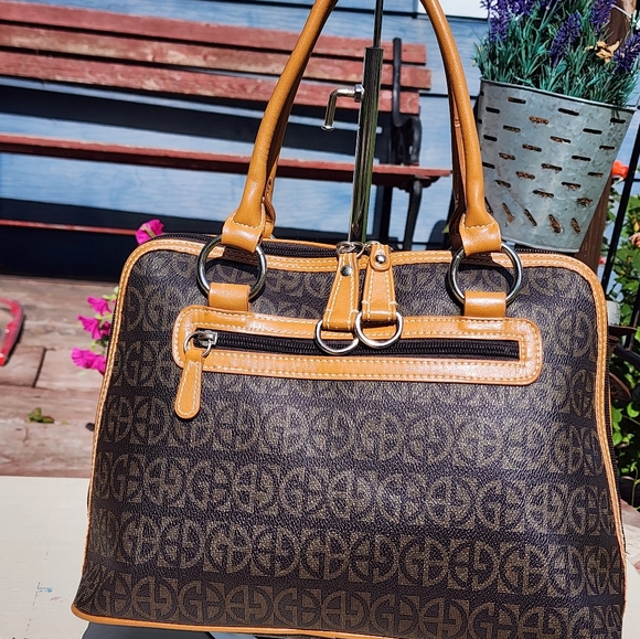 Giani Bernini Block Signature Dome Satchel - Picture 8 of 11